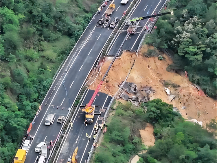 突发！广东一高速路面塌陷，18车陷落，致19人死亡！